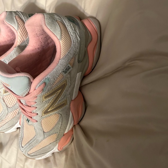 New balance shoes - Picture 4 of 7